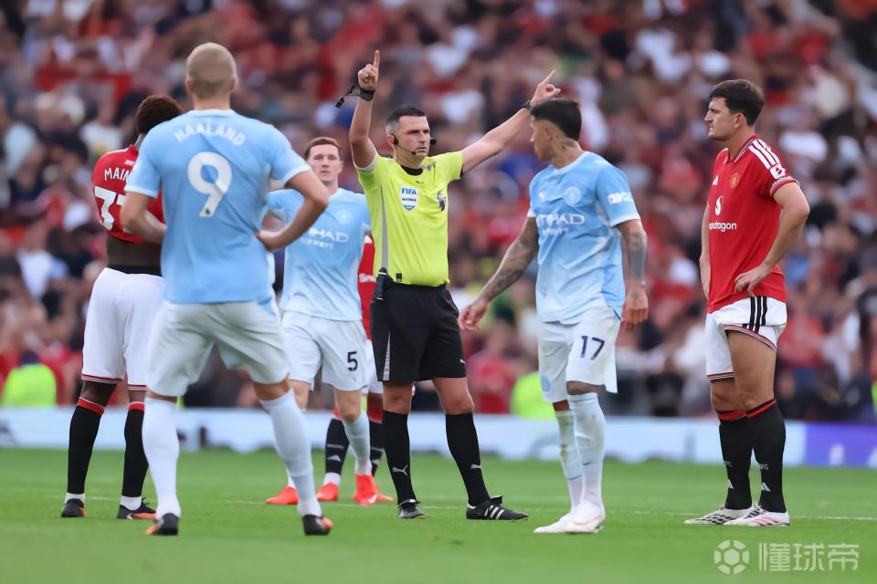 talkSPORT主持人:VAR是英超污点应被取消,它让裁判显得很蠢